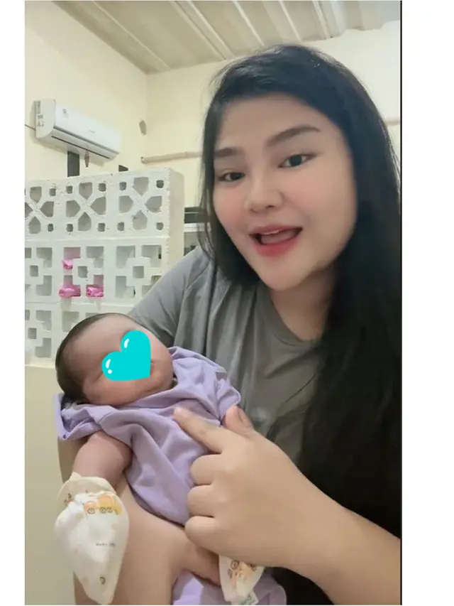 6 Potret Rosa Meldianti Momong Anak Pertama Usai Lahiran, Cucu Dewi Perssik