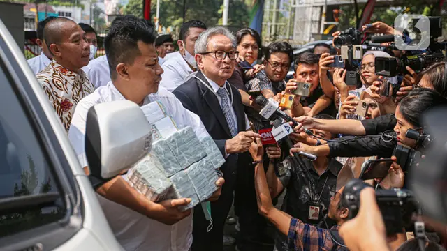 Pengacara Komisaris PT Solitech Media Sinergy Irwan Hermawan, Maqdir Ismail