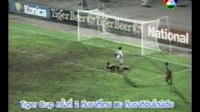 Gol bunuh diri yang dicetak bek Timnas Indonesia, Mursyid Effendi, di Piala Tiger 1998. (Youtube)