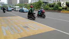 Tilang pengendara sepeda motor yang tidak melewati jalur khusus motor mulai diberlakukan hari ini. Apakah para pengendara sudah tahu?