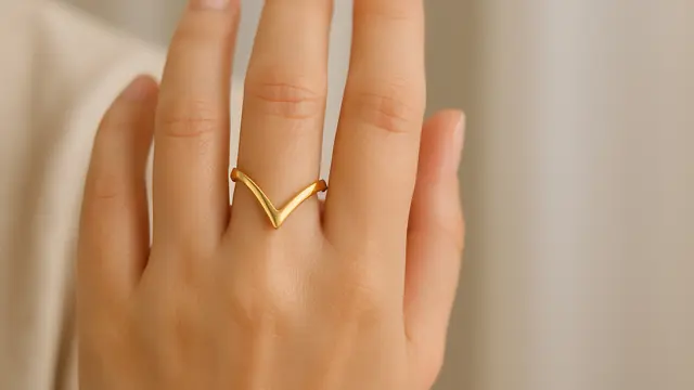 Rekomendasi Model Cincin untuk Jari Pendek/Ilustrasi gambar oleh ChatGPT