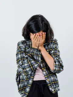 Ilustrasi Anak Kecil Sedih Menangis Kecewa / Freepik by 8Photo