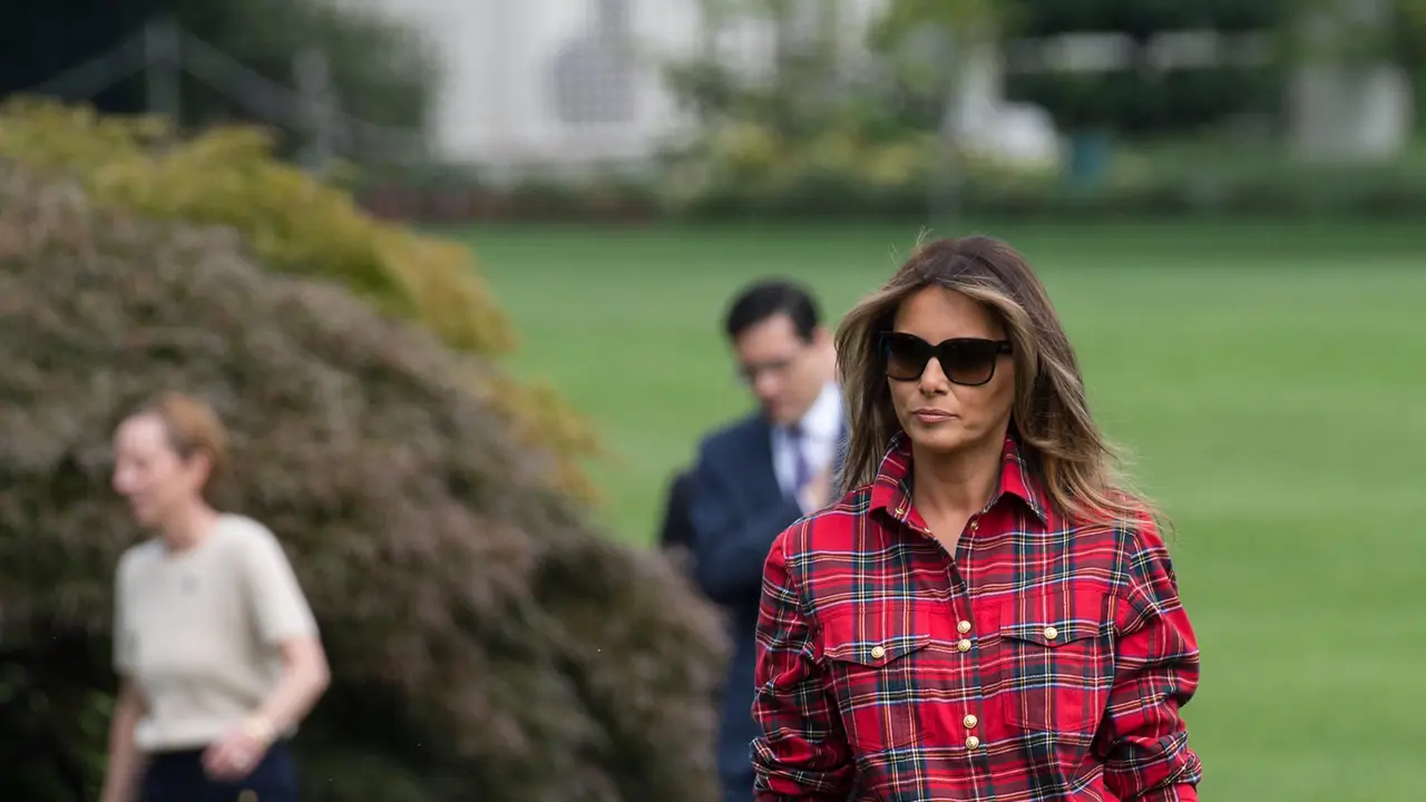 Melania Trump Berkebun di Gedung Putih