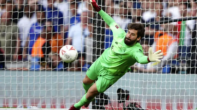 Foto: Kostas Tsimikas Sang Algojo Terakhir yang Membawa Liverpool Juara Piala FA 2021 / 2022