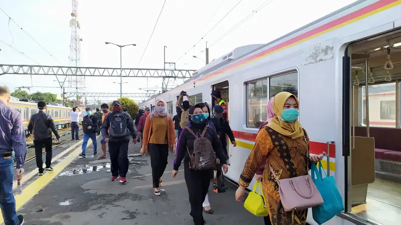 Rata-rata pasien positif terinfeksi virus corona COVID-19 yang berasal dari Kabupaten Bogor, Jawa Barat lantaran tertular di KRL.