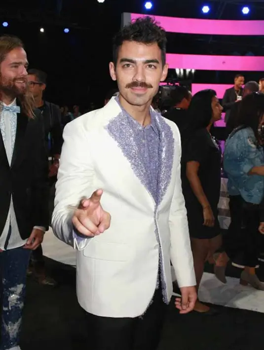 Menurut salah seorang sumber yang dilansir dari Gossip Cop, Sophie merasa Joe adalah takdir untuknya. Dan ini sudah dirasakannya sejak pertama kali mereka bertemu dan ia percaya bahwa ini cinta pada pandangan pertama. (AFP/Cindy Ord)