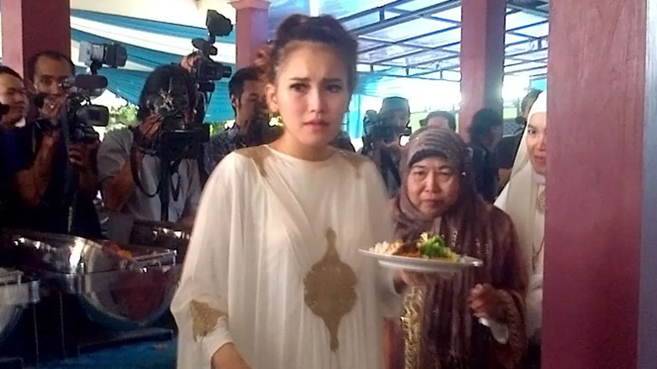 ayu-130923c.jpg