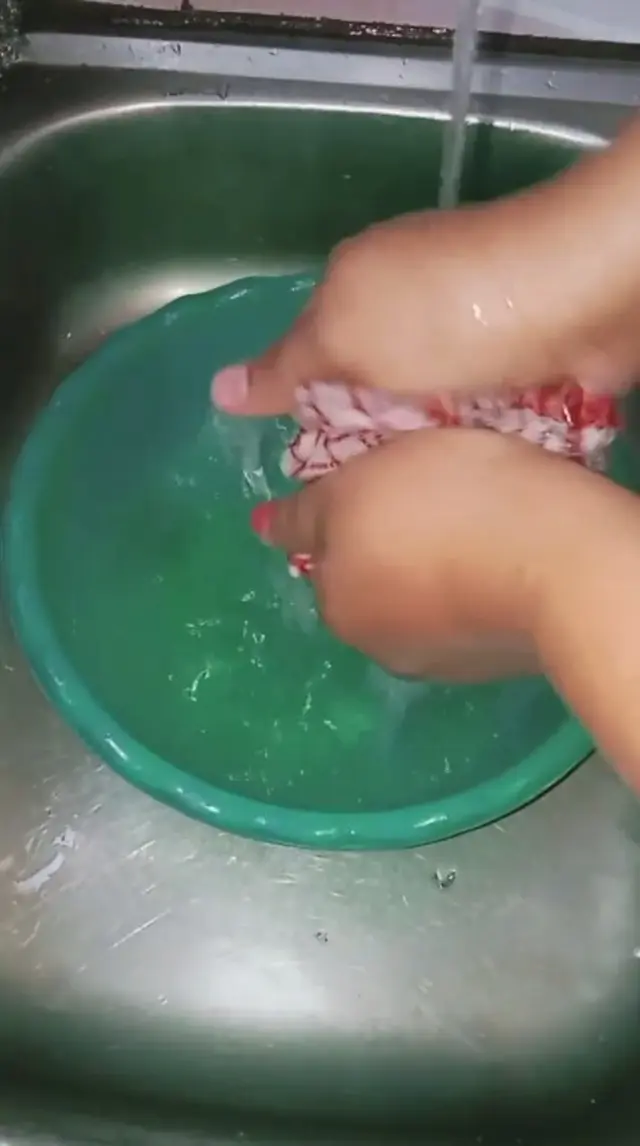 4 Cara ampuh hilangkan noda di kain lap tanpa dicuci pakai sitrun