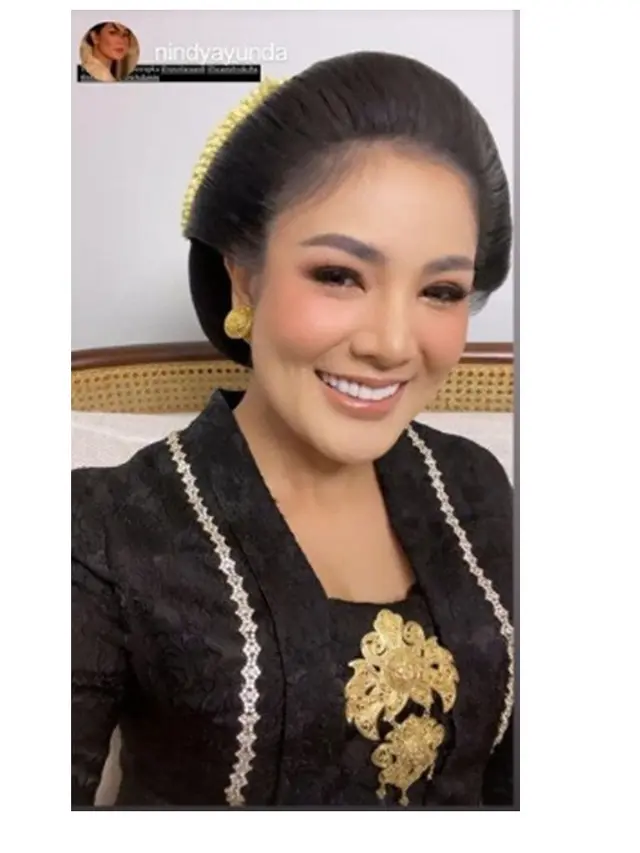 6 Pesona Nindy Ayunda dengan Baju Adat Jawa, Bikin Pangling