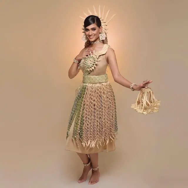 7 Potret Miss World Malaysia, Jadi Sorotan Usai Klaim Batik dari Negaranya