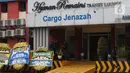 Suasana kargo jenazah saat menunggu kedatangan  Jenazah anak dari Gubernur Jawa Barat (Jabar) Ridwan Kamil, Emmeril Khan Mumtadz atau Eril di Bandara Soekarno Hatta, Tangerang, Minggu (12/6/2022). Jenazah Eril dijadwalkan tiba di Bandara Soekarno-Hatta (Soetta) hari ini. 95. (Liputan6.com/Angga Yuniar)