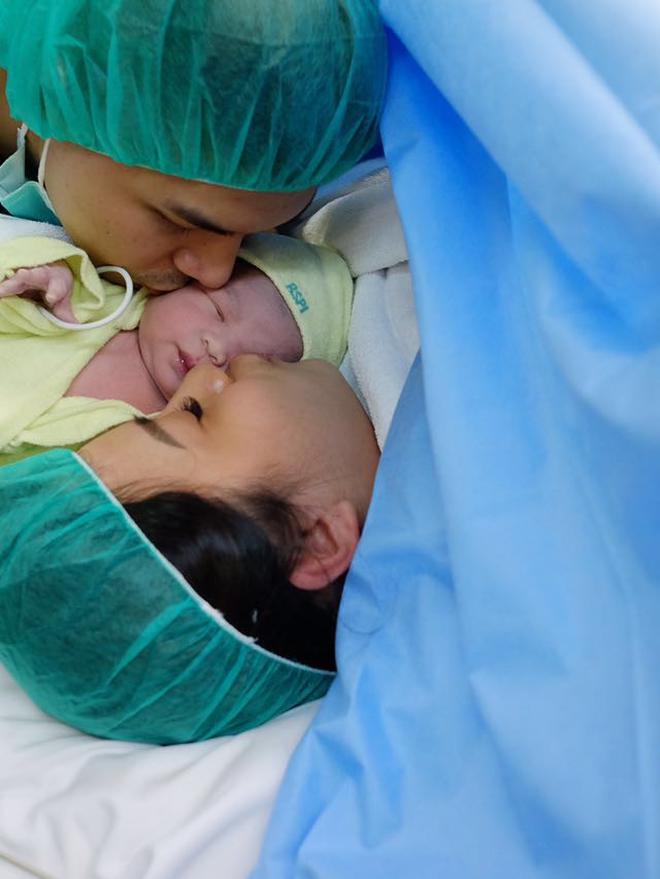 Selamat, Chelsea Olivia Lahirkan Bayi Perempuan - Celeb 