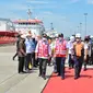 Menteri Perhubungan Budi Karya Sumadi ketika&nbsp;meninjau Terminal Marunda Centre di Bekasi, Jawa Barat, Minggu (14/8/2022).