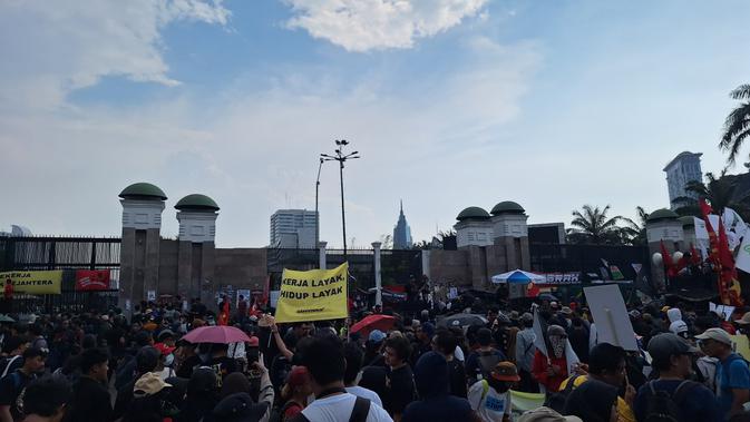 Polisi Ungkap Rencana Kerusuhan Hari Buruh dengan Bukti Uang dan Bahan Peledak