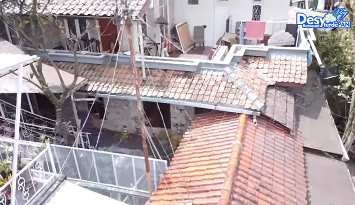 Rumah masa kecil Desy Ratnasari (Youtube/Desy Ratnasari)