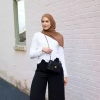 Ini yang harus dihindari ketika memakai baju Lebaran. (sumber foto: withloveleena.com/pinterest)