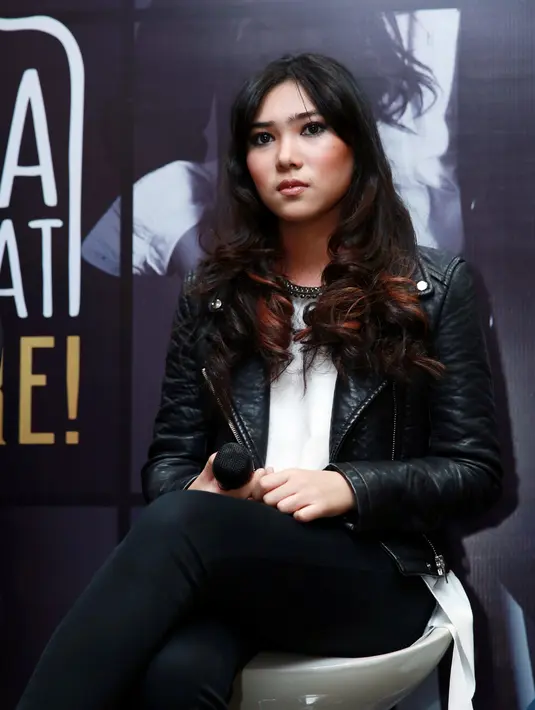 Isyana Sarasvati tunjukkan eksistensinya di dunia musik dengan merilis album debut bertajuk 'Explore'.  (Deki Prayoga/Bintang.com)