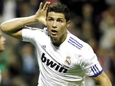 Selebrasi gol Cristiano Ronaldo usai melesakkan dua gol saat Real Madrid menundukkan Hercules 3-1 laga La Liga di Estadio Jose Rico Perez, 30 Oktober 2010. AFP PHOTO/JAIME REINA