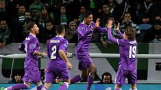 Real Madrid menang 2-1 atas Sporting CP pada laga kelima Grup F Liga Champions di Estadio Jose Alvalade, Selasa (22/11/2016). (AFP/Francisco Leong)