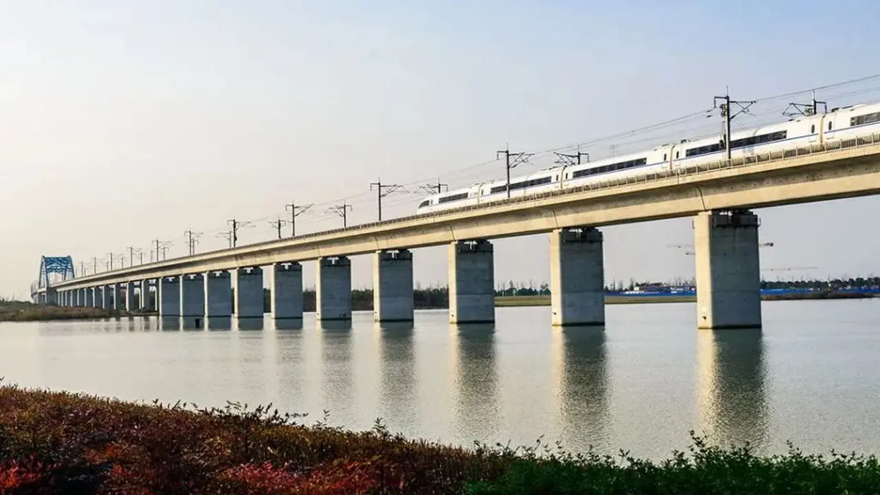 Jembatan Besar Cangde di China