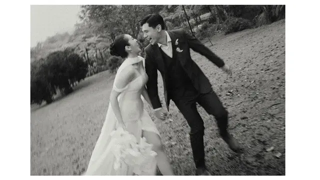 6 Potret Prewedding Ranty Maria dan Rayn Wijaya, Romantis Bernuansa Rustic