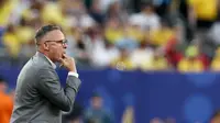Pelatih Timnas Maroko, Mohamed Ouahbi, saat timnya melawan Brasil pada laga Grup C Piala Dunia 2026 di New York New Jersey Stadium, Minggu (14/6/2026) dini hari WIB. (AFP/Charly Triballeau)