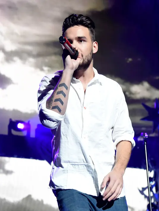 Simon Cowell pun mengungkapkan isi hatinya untuk kedua pasangan Liam Payne dan Cheryl Fernandez. Simon Cowell pun berharap mereka segera menikah dalam waktu dekat. (AFP/Bintang.com)