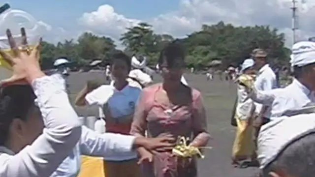 Jelang Nyepi, Umat Hindu Surabaya Gelar Ritual Melasti