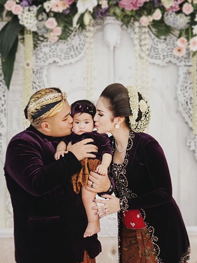 Menikah dengan Crazy Rich Surabaya, Ini 6 Momen Romantis Momo Geisha dan Suami