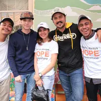 Mengunjungi panti sosial ini bukan hal yang pertama bagi Stefan William. Stefan sering kali memanfaatkan waktunya untuk ke panti disaat memiliki waktu kosong. (Adrian Putra/Bintang.com)