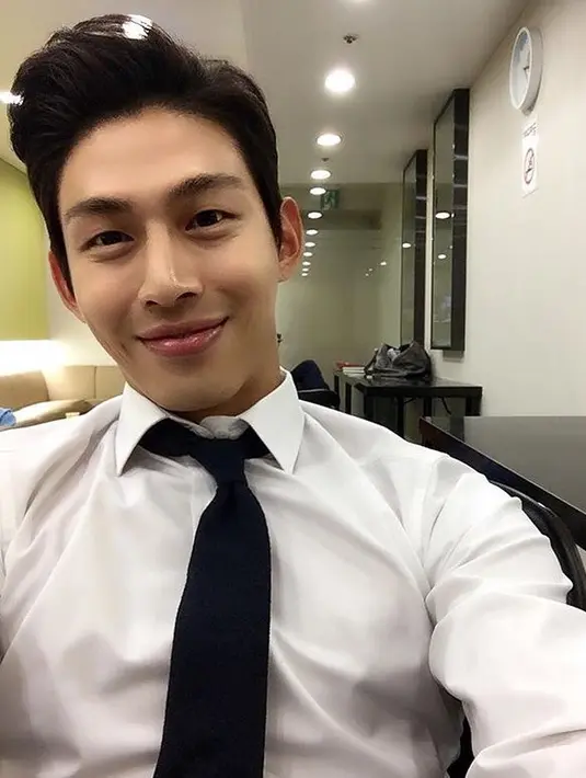 Choi Jung Won diduga menjadi perusak rumah tangga orang lain dan diduga berselingkuh dengan seorang perempuan yang mempunyai suami dan anak. (FOTO: instagram.com/fanjungwon__choi/)