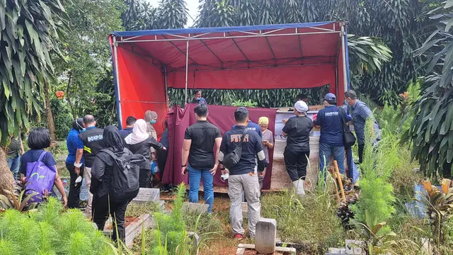 makam bocah disiksa ibu tiri di depok dibongkar