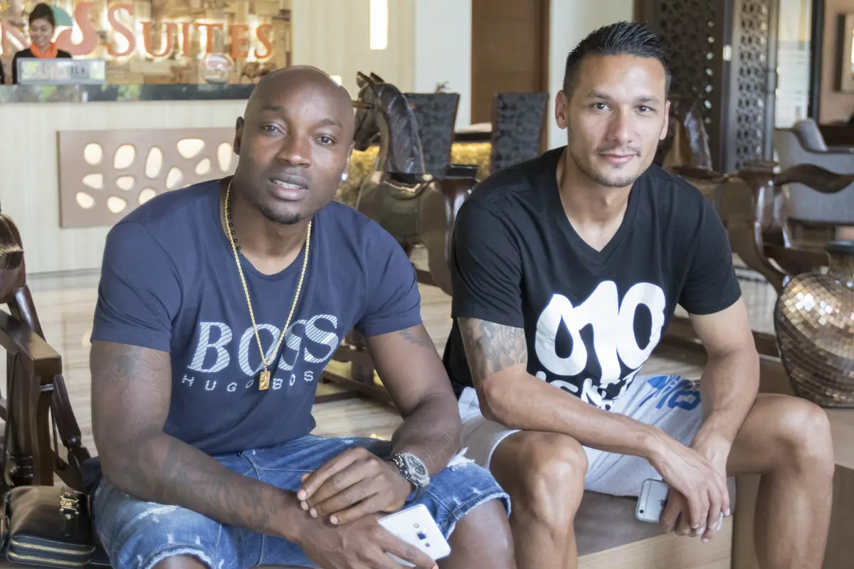 Emmanuel Kenmogne dan Raphael Maitimo