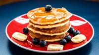 Try this easy sourdough pancake recipe at home. (Photo: nikldn/Unsplash)