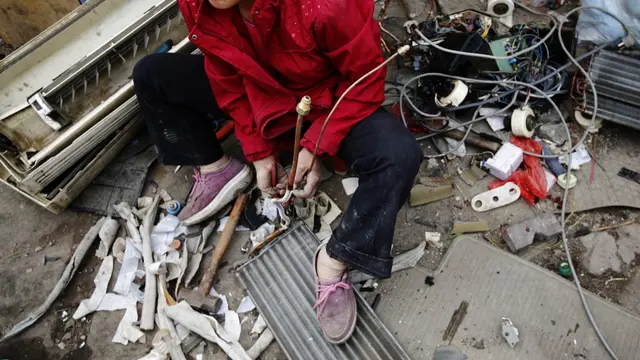 Desa Ini Tampung Seluruh Sampah Elektronik di Tiongkok