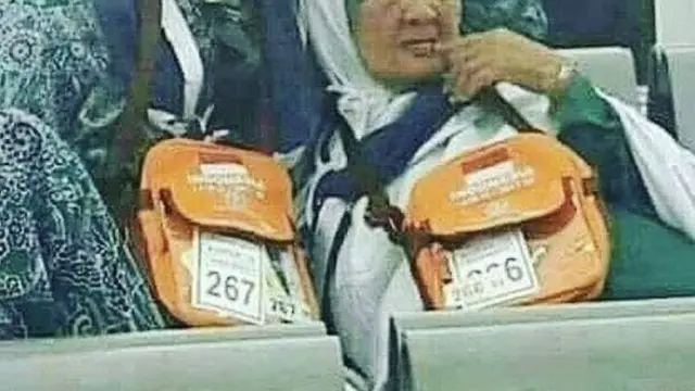 7 Potret Pasangan Tunjukkan Cintanya Sampai Tua Ini Bikin Haru