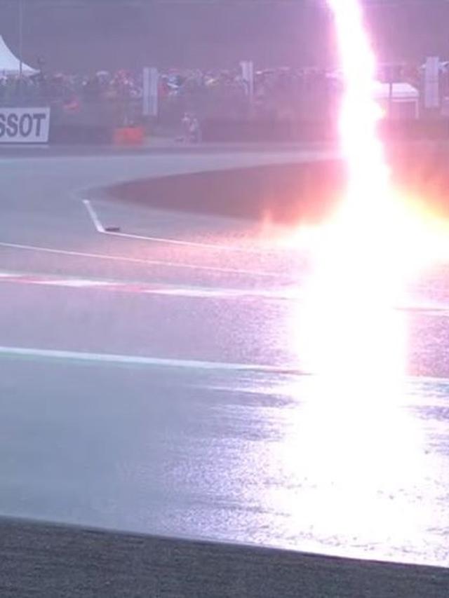 Sambaran petir di MotoGP Mandalika 2022