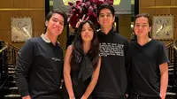 Mereka pun merayakan ulang tahun Safeea dengan makan bersama di sebuah hotel di Jakarta. Ketiganya kompak mengenakan baju serba hitam. [@alghazali7]