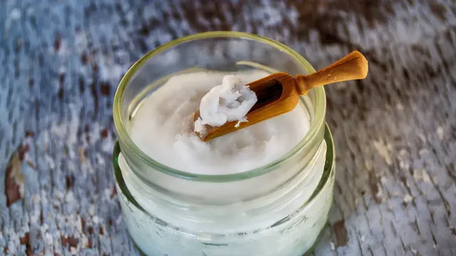 Perempuan Kanada Bagikan Pengalaman Setop Oles Krim Steroid, Air Terasa Asam di Kulit