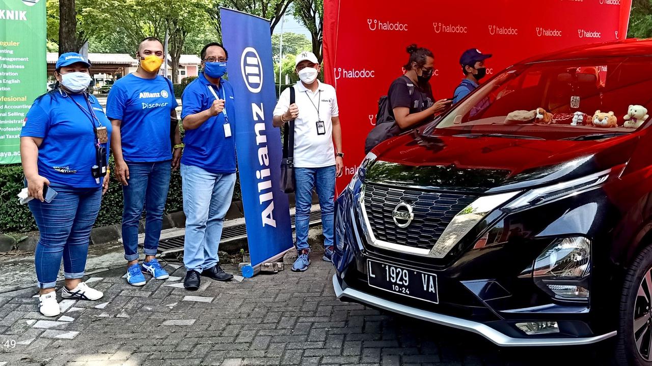 Pos Pelayanan Vaksinasi Drive Thru Lansia Gratis Dukung Sukseskan Program Pemerintah