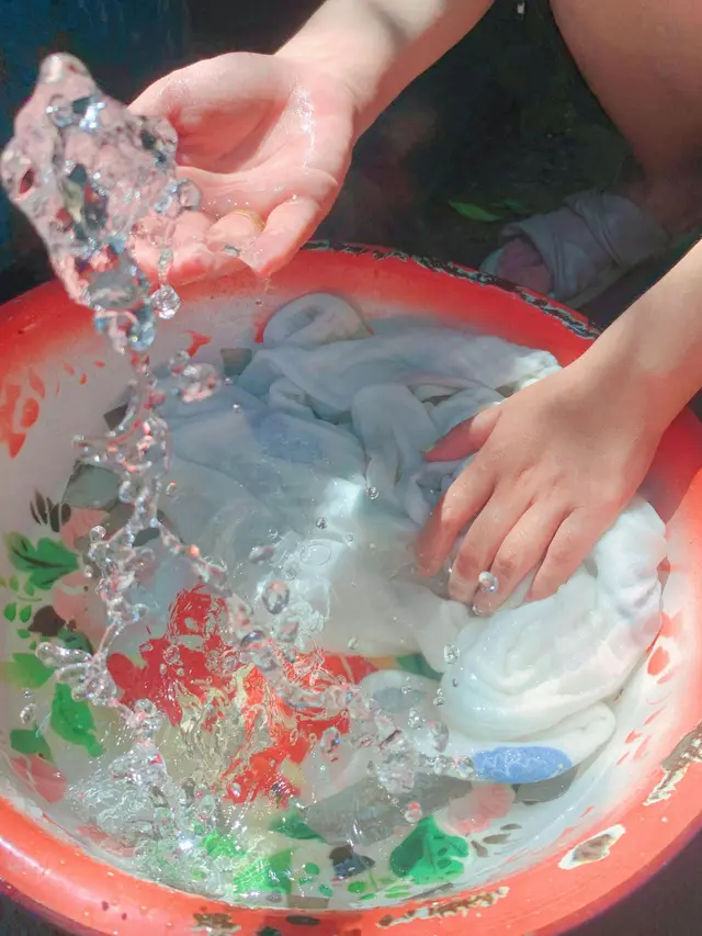 Tips Mencuci dan Merawat Sweater Wol Kesayangan agar Awet dan Nggak Cepat Melar