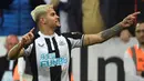 Sama dengan Trippier, Bruno Guimaraes juga didatangkan oleh Newcastle pada bursa transfer musim dingin 2022 lalu. Ia diboyong dari Lyon dengan harga 47 juta euro. Guimaraes sangat diandalkan sebagai gelandang bertahan. Ia telah membuat 10 kali penampilan dengan mencetak 2 gol dan 2 assist di Liga Inggris. (AFP/Oli Scarff)