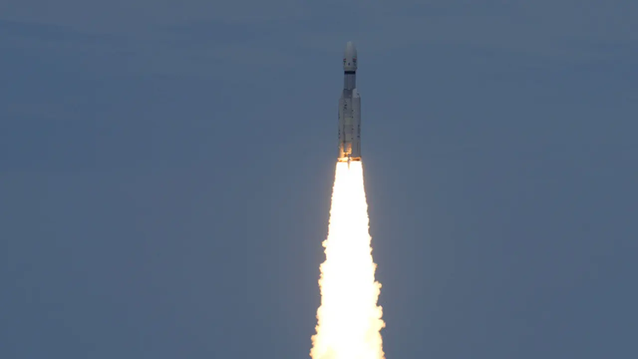 India Luncurkan Roket Chandrayaan-3