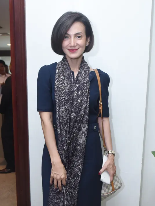 Hingga kini, Wanda yang sekarang menjabat sebagai Wasekjen Parfi 56 itu disibukkan dengan banyak kegiatan. Selain akting, perempuan 39 tahun itu juga menjadi guru yoga. (Galih W. Satria/Bintang.com)