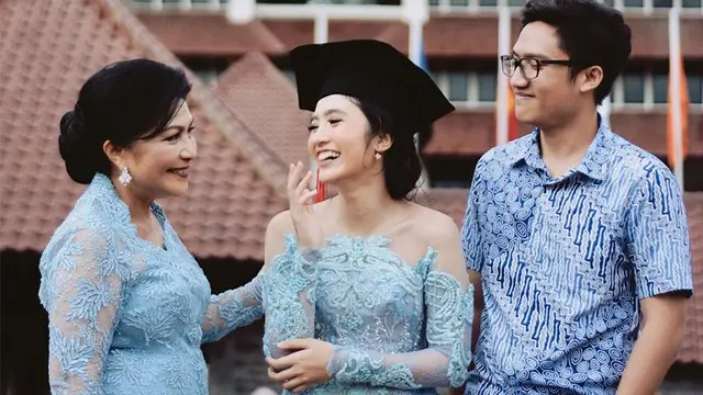 Sering Dikira Pacar, Ini 6 Potret Kompak Febby Rastanty dan Sang Adik