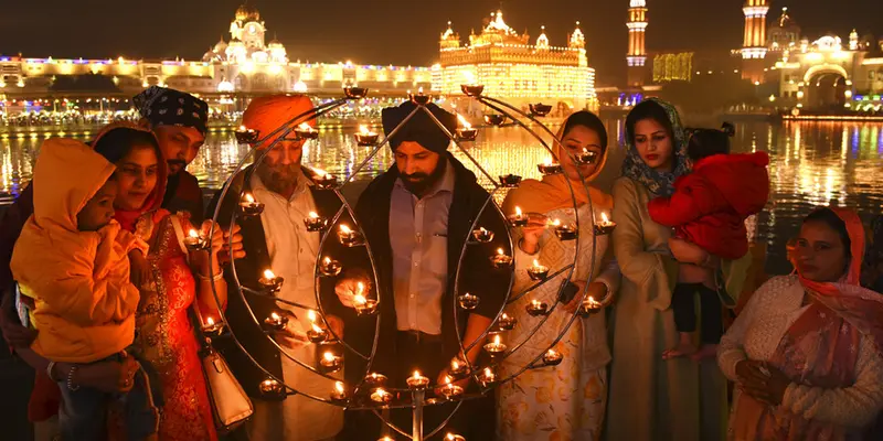 FOTO: Peringatan Kelahiran Guru Sikh Pertama dan Pendiri Sikhisme