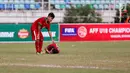 Pemain Timnas Indonesia U-19, Egy Maulana terlihat cedera saat melawan Vietnam pada laga AFF U-18 di Stadion Thuwunna, Yangon, Senin (11/9). Hingga peluit akhir, Indonesia tidak mampu mengejar kekalahah 3-0 dari Vietnam. (Liputan6.com/Yoppy Renato)