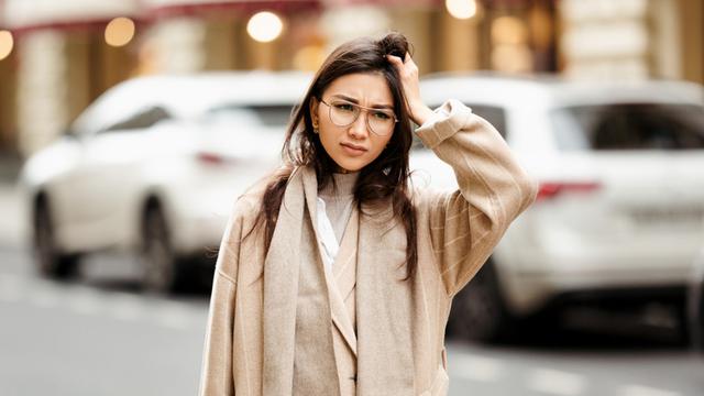 4 Cara Mengikhlaskan Seseorang yang Kita Sayang - Relationship Fimela.com
