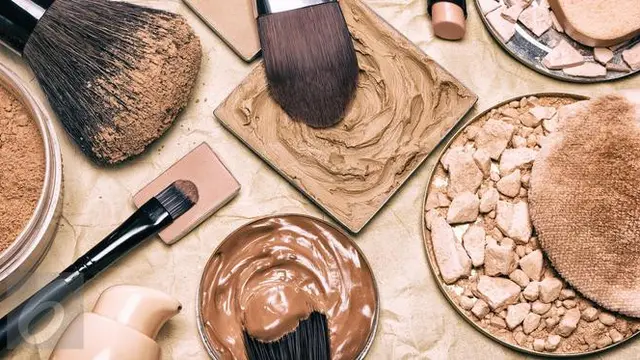 Cara Membersihkan Kuas Makeup dalam 5 Langkah