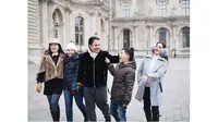 Jadi Istri Kedua, Ini 7 Potret Harmonis Cut Keke dan Keluarga Besarnya